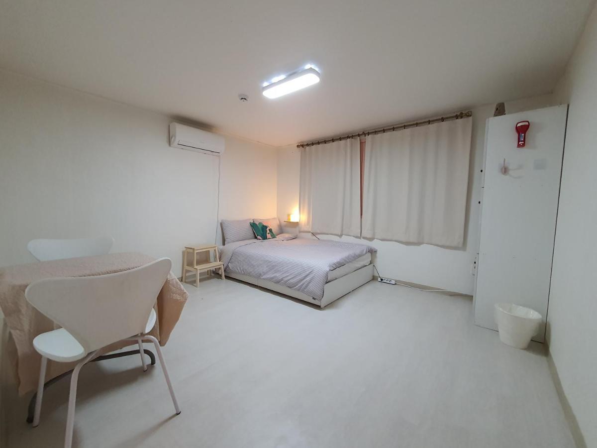 Yab-guesthouse, Femaleonly, Foreignonly Guest house